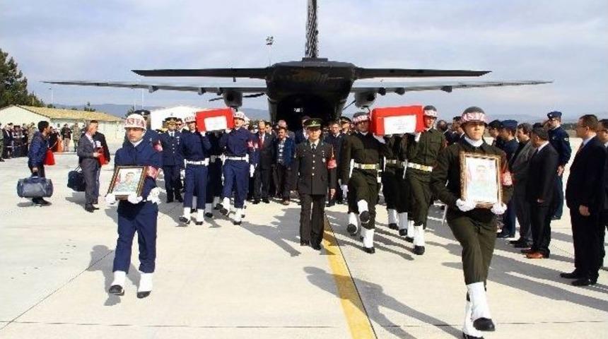 &Uuml;&ccedil; Şehidin Cenazeleri Amasya&rsquo;ya Getirildi