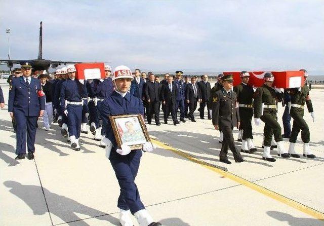 Üç Şehidin Cenazeleri Amasya’ya Getirildi