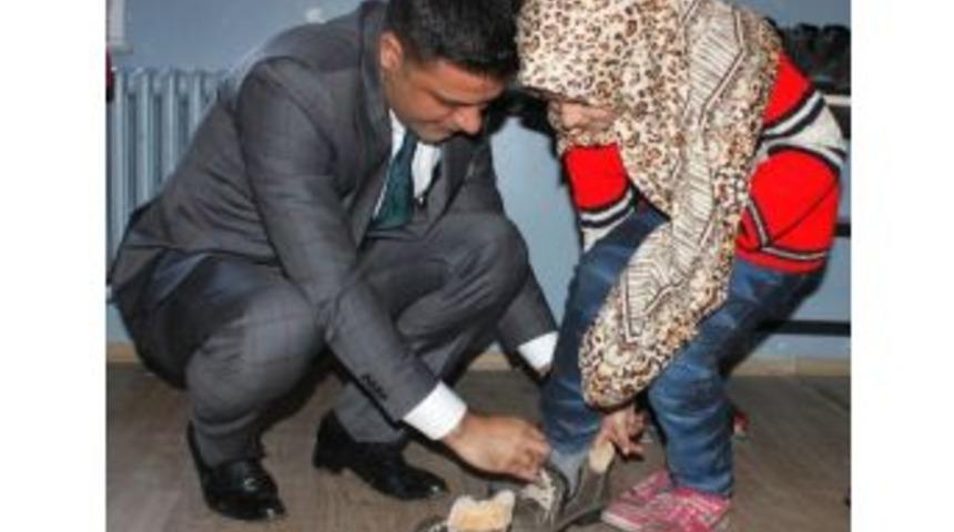 Van&rsquo;da &Ouml;ğrencilere Giyim Yardımı