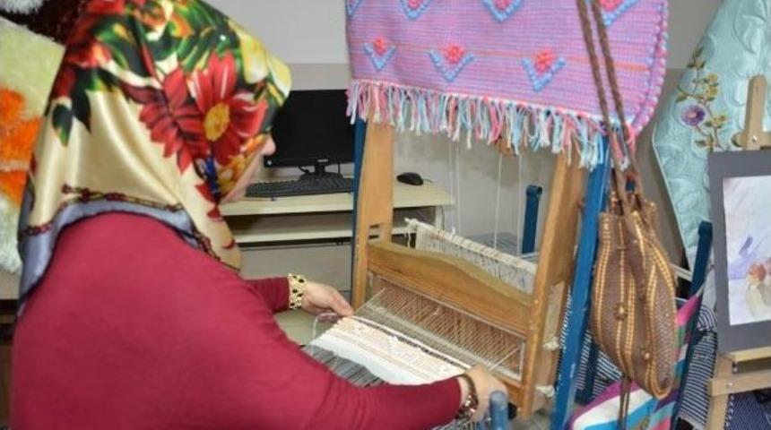 Unutulan El Sanatlarını G&uuml;n Y&uuml;z&uuml;ne &Ccedil;ıkaran Sergi