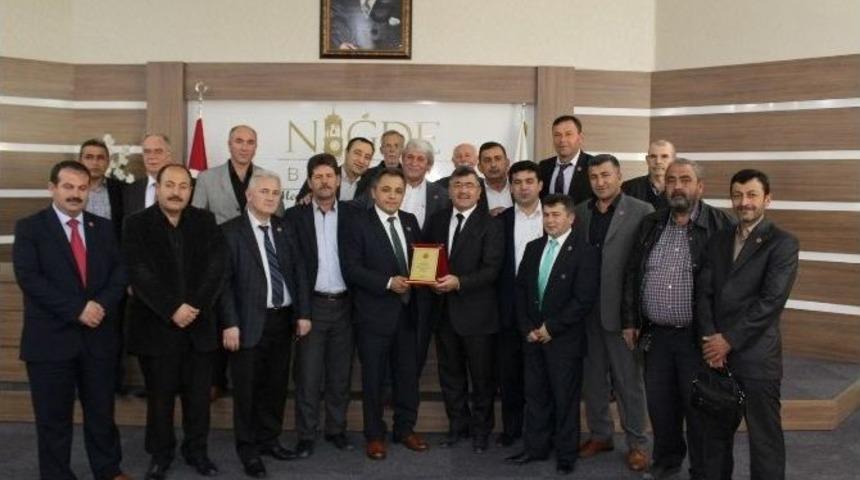 Muhtarlardan Başkan Akdoğan&rsquo;a Teşekk&uuml;r Ziyareti