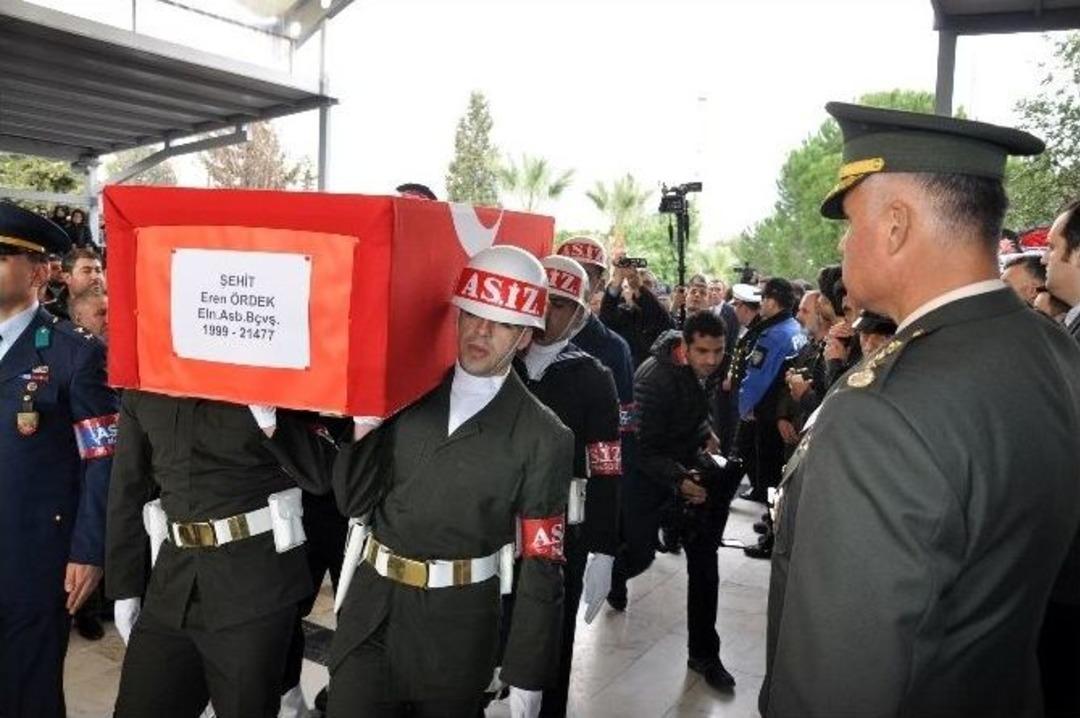 İzmir Şehitlerini Uğurladı