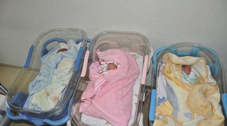 Erdoğan&rsquo;ın 3 Bebek S&ouml;z&uuml;n&uuml; Bir Kerede Yerine Getirdiler