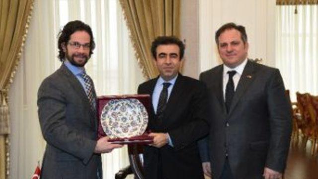 Macaristan Başkonsolosu’ndan Vali Güzeloğlu’na Ziyaret