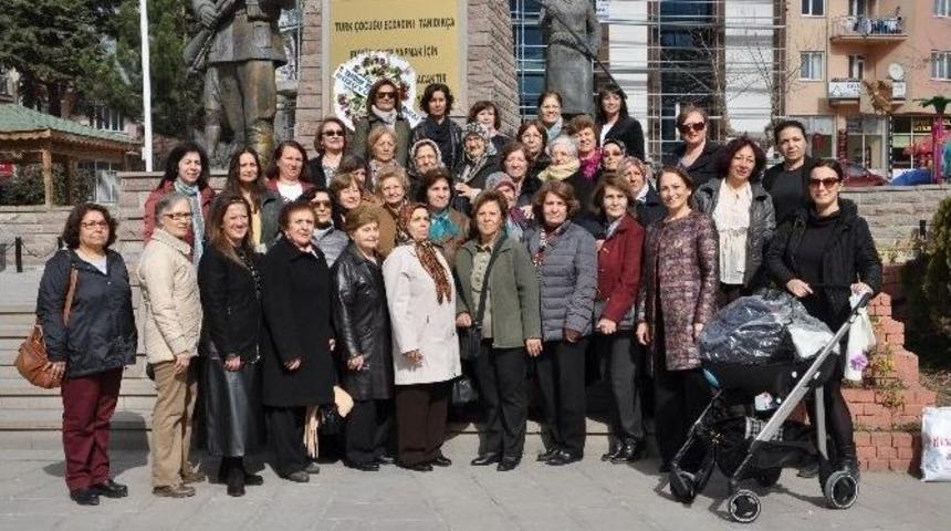 Boz&uuml;y&uuml;k&rsquo;te Yardımsevenler Derneğinin Kuruluş Yıl D&ouml;n&uuml;m&uuml; Kutlandı