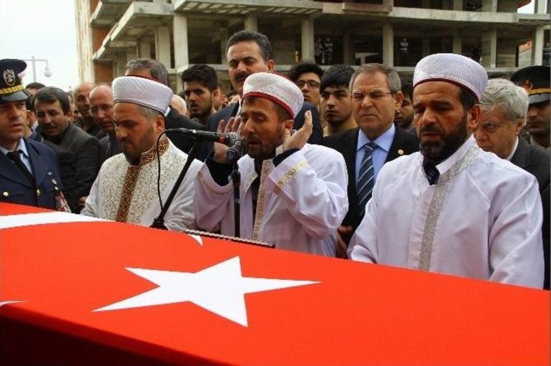 Şehidin Cenaze Namazını İmam Olan Babası Kıldırdı