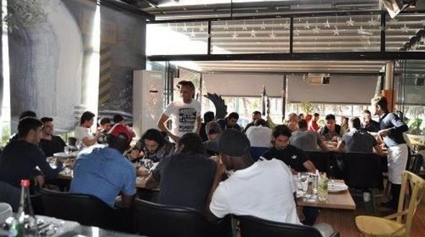 Gaziantepsporlu Futbolcular Mahmood Cofee&rsquo;nin Konuğu Oldu