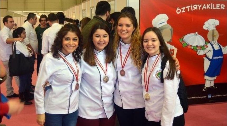 Hali&ccedil; Aş&ccedil;ılık &Ouml;ğrencilerine İstanbul Mutfak G&uuml;nleri&rsquo;nden 10 Madalya