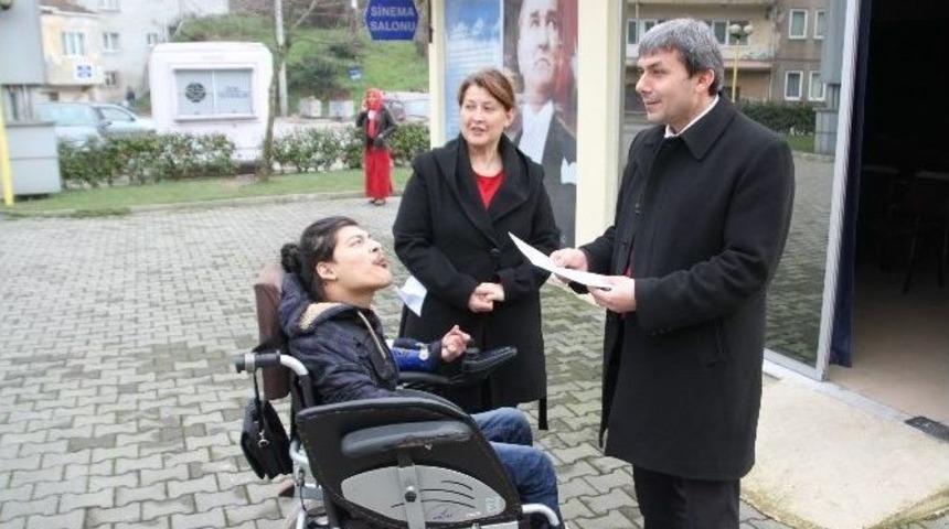 Engelliler Birlikte Film İzledi