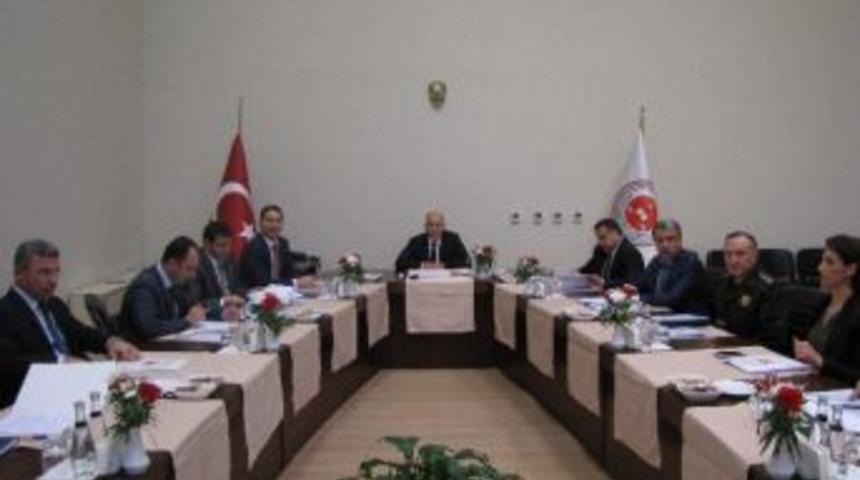 Mersin&rsquo;de Ceza İnfaz Kurumlarının G&uuml;venliği Masaya Yatırıldı