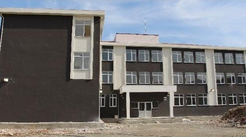 G&ouml;l &Ccedil;ok Programlı Anadolu Lisesi İnşaatında Sona Gelindi