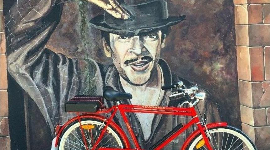 (&ouml;zel Haber) Tek Aşkı Kırmızı Bisikleti