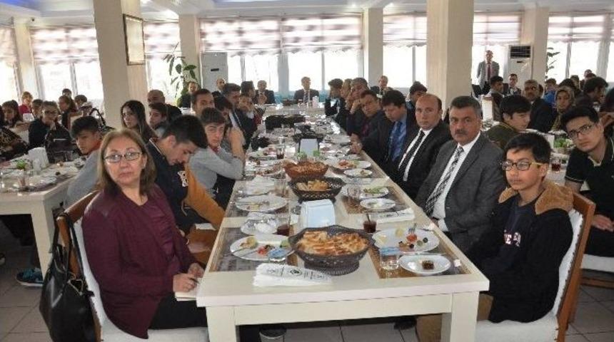 Kadirli De &ldquo;ben Değerliyim G&uuml;&ccedil;l&uuml; Gelecek Benim&rdquo; Projesi