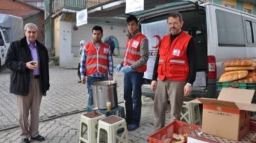Şehit Cenazesinde Kızılay Sıcak &Ccedil;orba Dağıttı