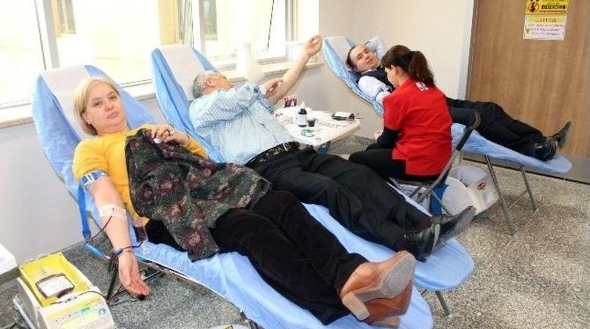 Denizli&rsquo;de Bir G&uuml;nde 278 &Uuml;nite Kan Bağışı Yapıldı