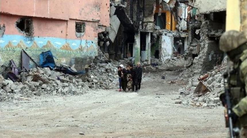 Sur&rsquo;dan 6 Kişi Tahliye Edildi