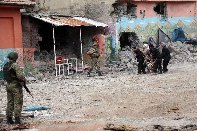 Sur&rsquo;dan 6 Kişi Tahliye Edildi 3