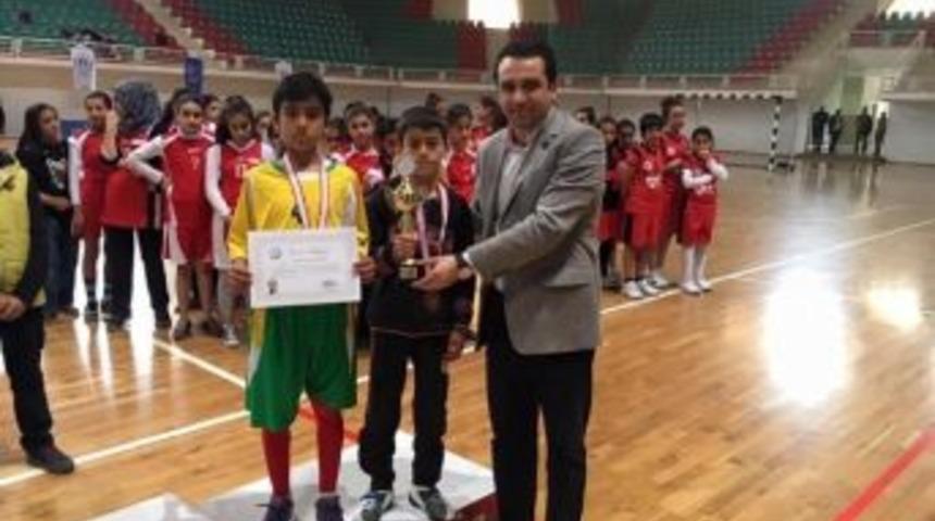 Diyarbakır&rsquo;da Okullararası K&uuml;&ccedil;&uuml;kler Hentbol M&uuml;sabakaları Tamamlandı