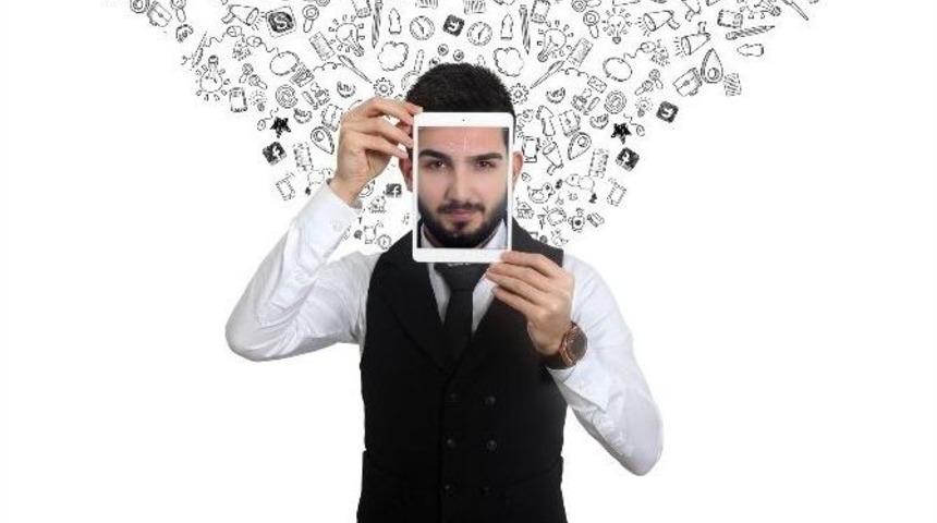 &Uuml;nl&uuml;leri Peşine Takan Fenomen Birinciliği Kaptırmadı