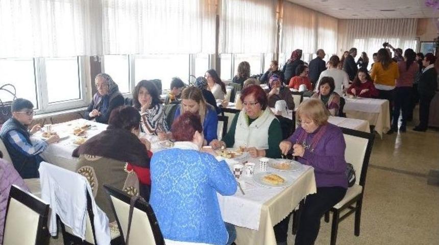 Tmmob Kadınlarından Şehit Madenci Ailelerine Kahvaltı