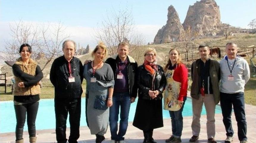 Emekli Ve Muvazzaf Askerler Resim Yaparak Stres Atıyor