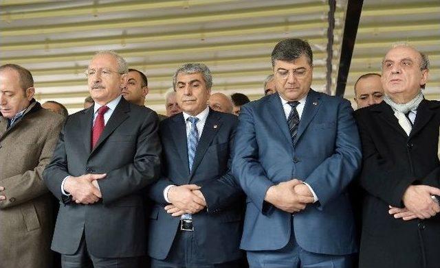 Chp Lideri Kemal Kılıçdaroğlu, Cenaze Törenine Katıldı