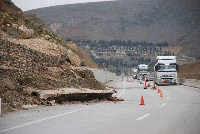 Tokat Çevre Yolu’nda Heyelan