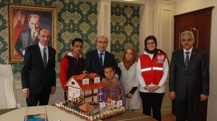 Suriyeli Sığınmacılardan Vali Mahmut Demirtaş&rsquo;a Ziyaret