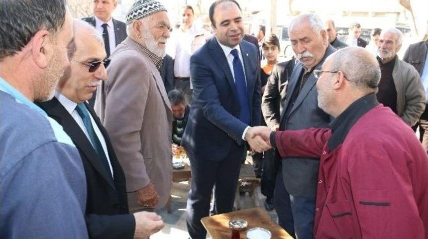 Şanlıurfa B&uuml;y&uuml;kşehir Belediye Başkanı Nihat &Ccedil;ift&ccedil;i Tarihi B&ouml;lgedeki Esnafı Ziyaret Etti