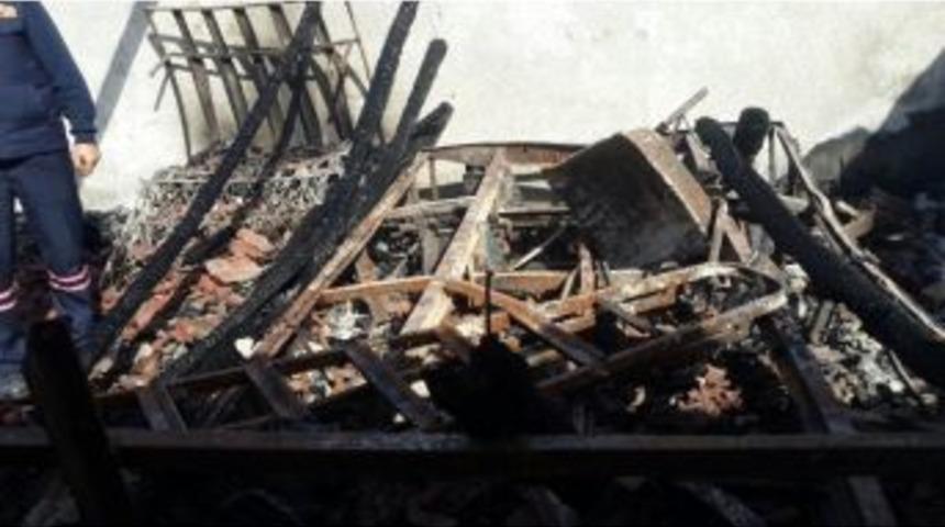 Kulu&rsquo;da Kapalı Garaj Yandı