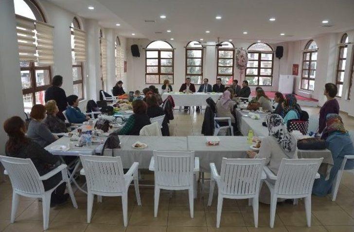 Başkan Bakıcı Örgü Kursunu Ziyaret Etti G3