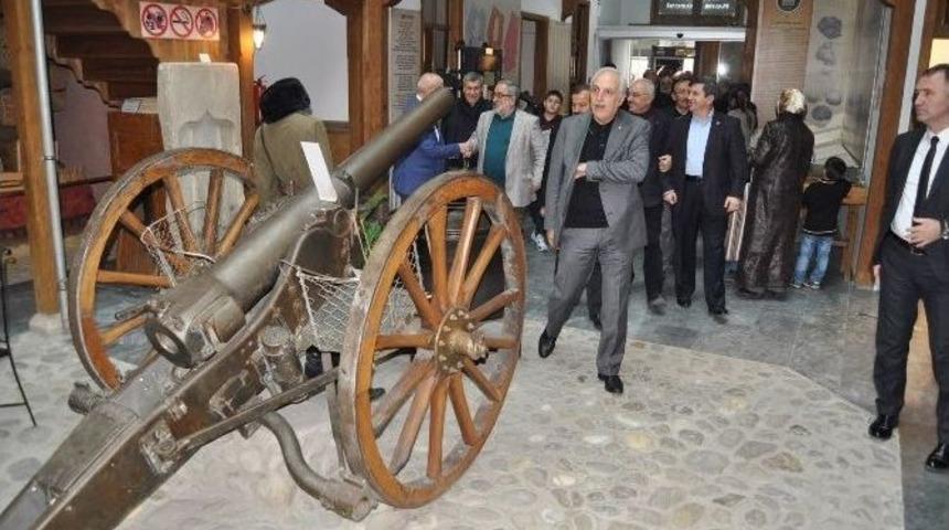 Dostlar Divanından İneg&ouml;l &Ccedil;ıkarması