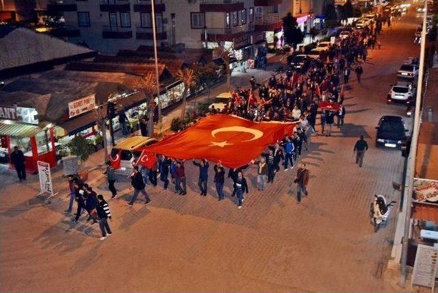 Demre’de Teröre Lanet Yürüyüşü Düzenlendi