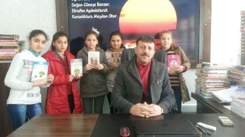 &Ouml;ğrencilerin Kitap Okuma Aşkı