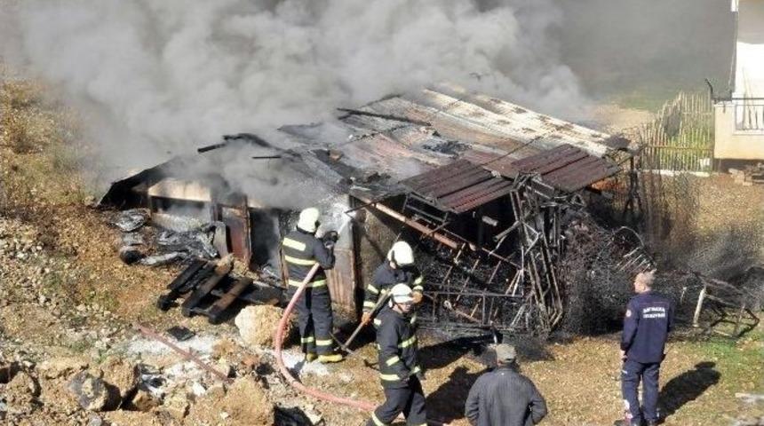 Gecekondu Yangını Korku Dolu Anlar Yaşattı