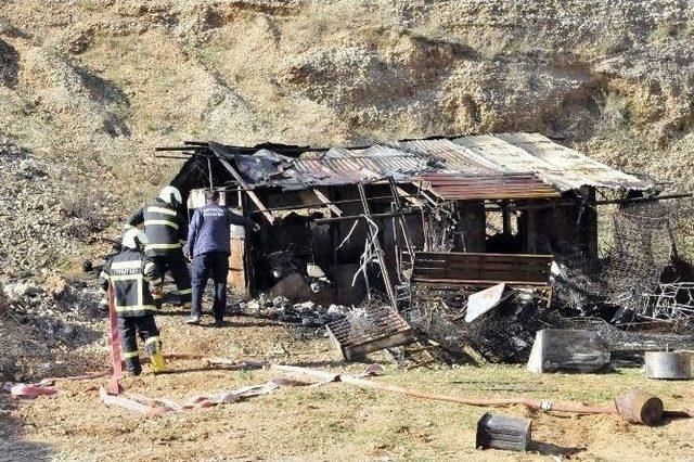 Gecekondu Yangını Korku Dolu Anlar Yaşattı