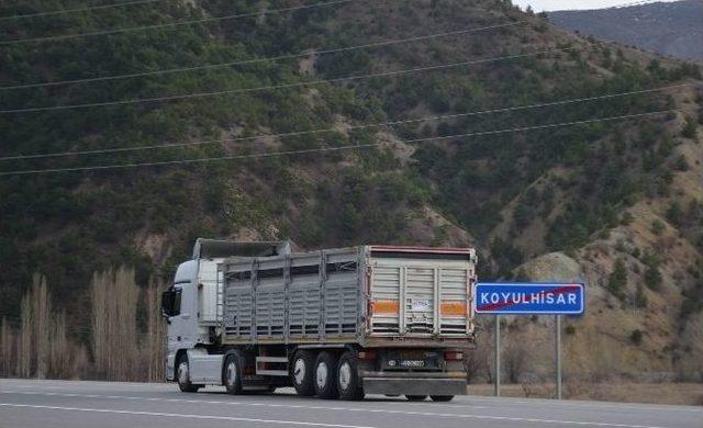 Koyulhisar’dan Bayırbucak Türkmenleri’ne Yardım