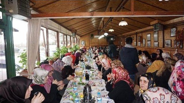 Hafızlık Kur’an Kursları Aile Birliği’den Tanışma Kahvaltısı