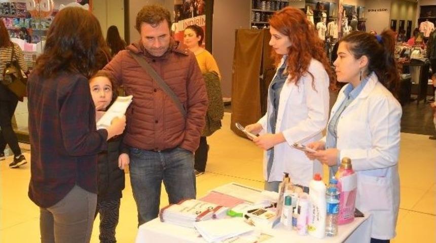 Tıp &Ouml;ğrencileri Kanser T&uuml;rlerini Anlatmak İ&ccedil;in Stant Kurdu