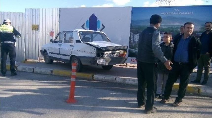 Otomobiller &Ccedil;arpıştı: 1 Yaralı