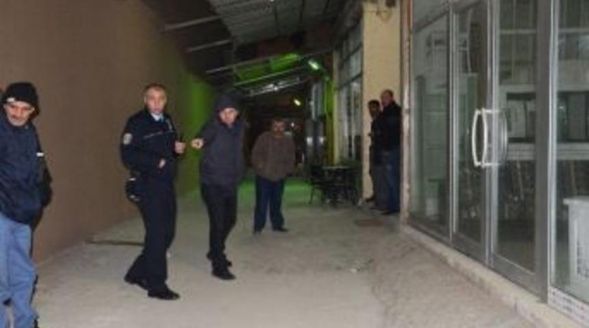 Bafra&rsquo;da Bı&ccedil;aklı Saldırı: 1 Yaralı