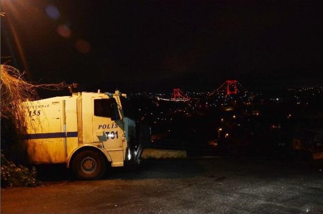 K&uuml;&ccedil;&uuml;k Armutlu&rsquo;da Polis Merkezine Silahlı Saldırı