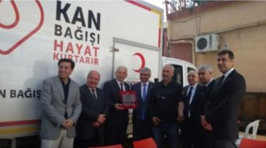 Kızılay&rsquo;a Kan Bağışında Esnaf Odaları Yarışıyor
