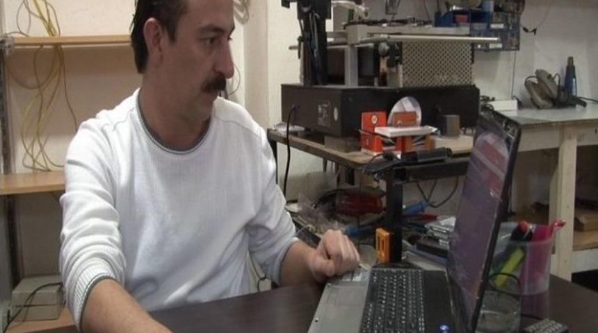 (&ouml;zel Haber) &Ccedil;alınan Laptoplarını İnternette Buldu