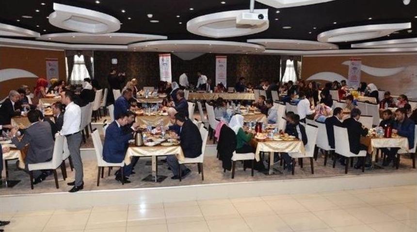 Vali Azmi &Ccedil;elik, Batman&rsquo;a G&ouml;&ccedil; Eden Ailelerle Bir Araya Geldi