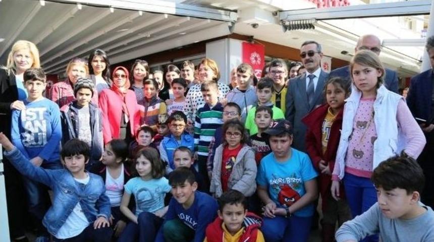 Sevgi Evleri &Ccedil;ocuklarının Y&uuml;zleri G&uuml;ld&uuml;