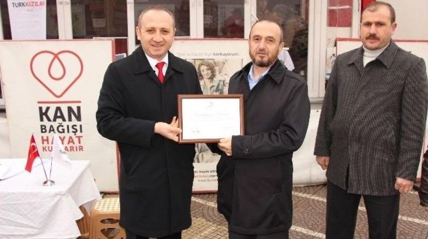 Semerkand&rsquo;dan T&uuml;rk Kızılayı&rsquo;na Kan Bağışı