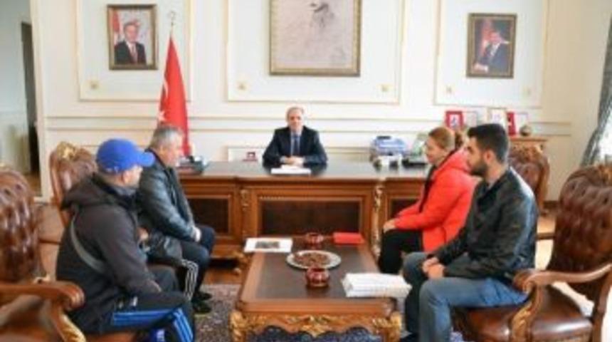 57. Alay Y&uuml;r&uuml;y&uuml;ş Komitesi Vali Enver Saliholu&rsquo;nu Ziyaret Etti