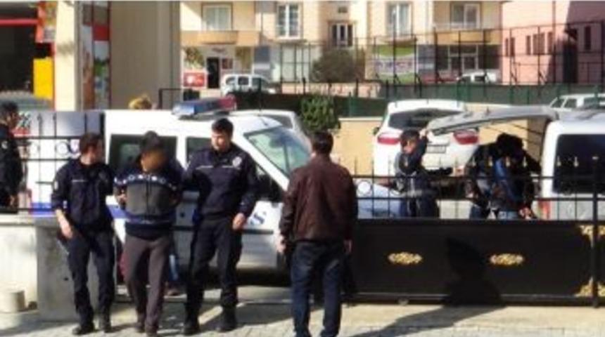 Av T&uuml;feğiyle Bir Kişiyi &Ouml;ld&uuml;ren Ş&uuml;pheliler Tutuklandı