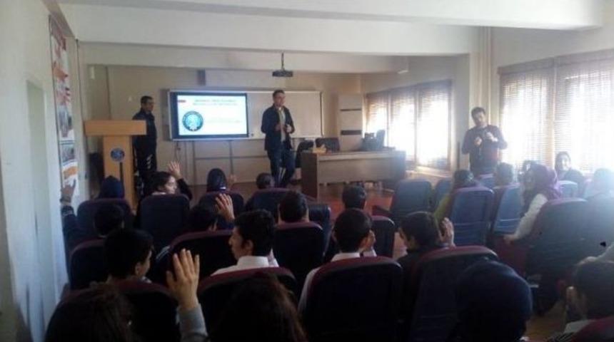 Polisler &Ouml;ğrencilere Seminer Verdi